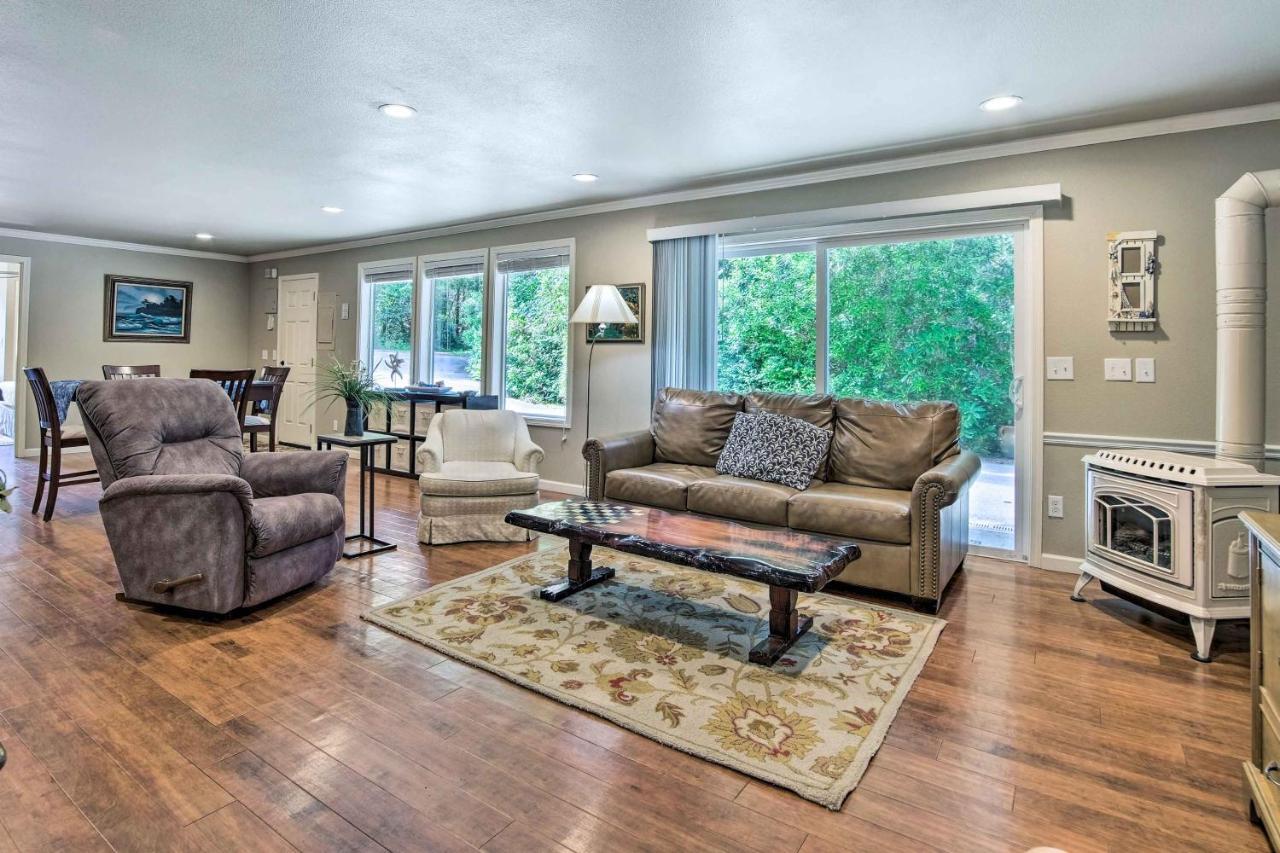 Coos Bay Retreat Less Than 2 Mi To Marina And Casino! Экстерьер фото